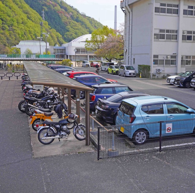 広島文教大学　駐車場　駐輪場