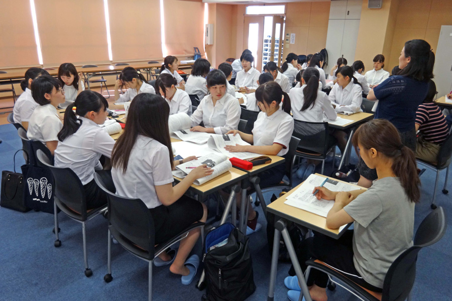 報告会の様子